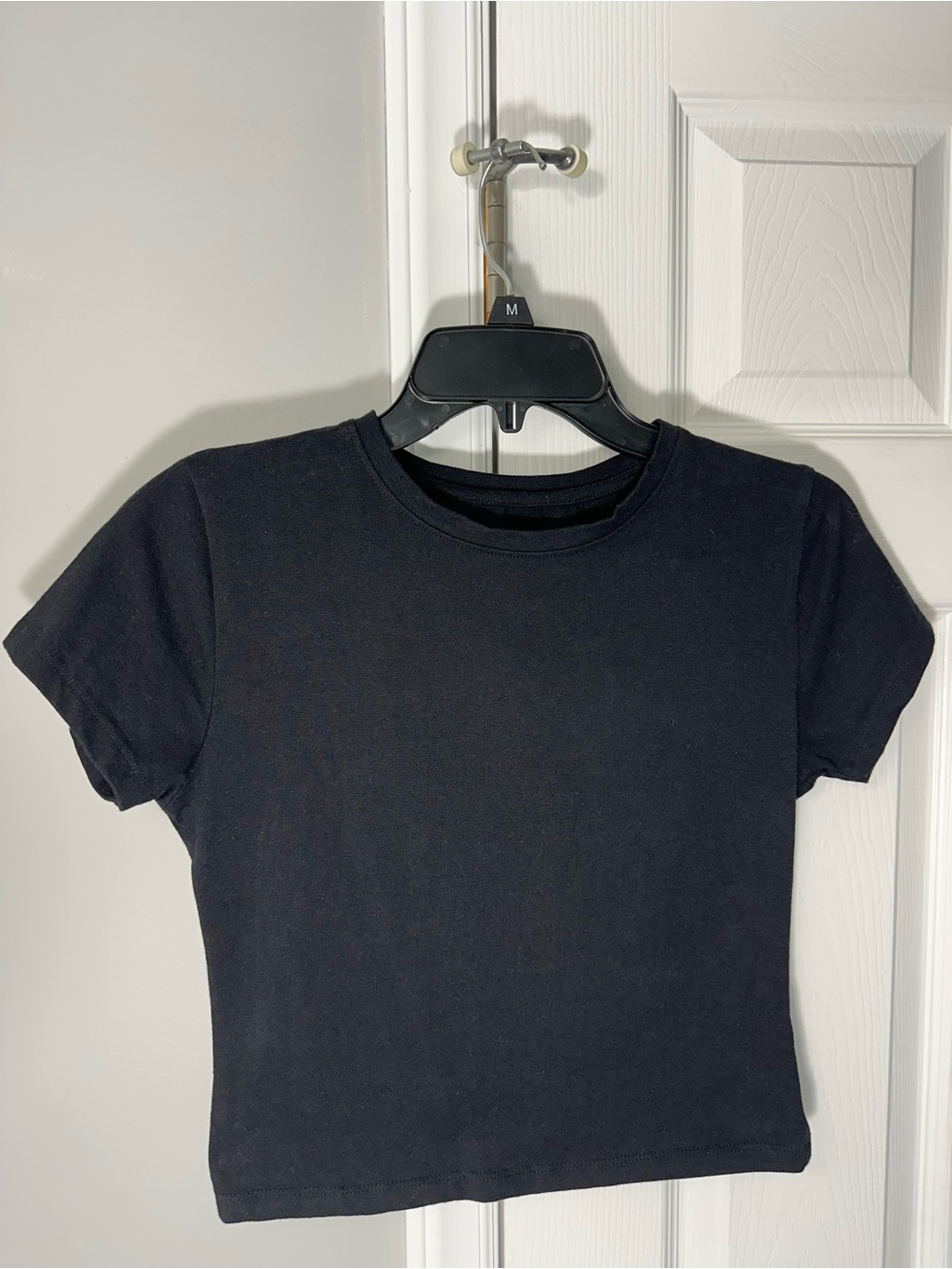 Forever 21 Black Cropped Crewneck Tee